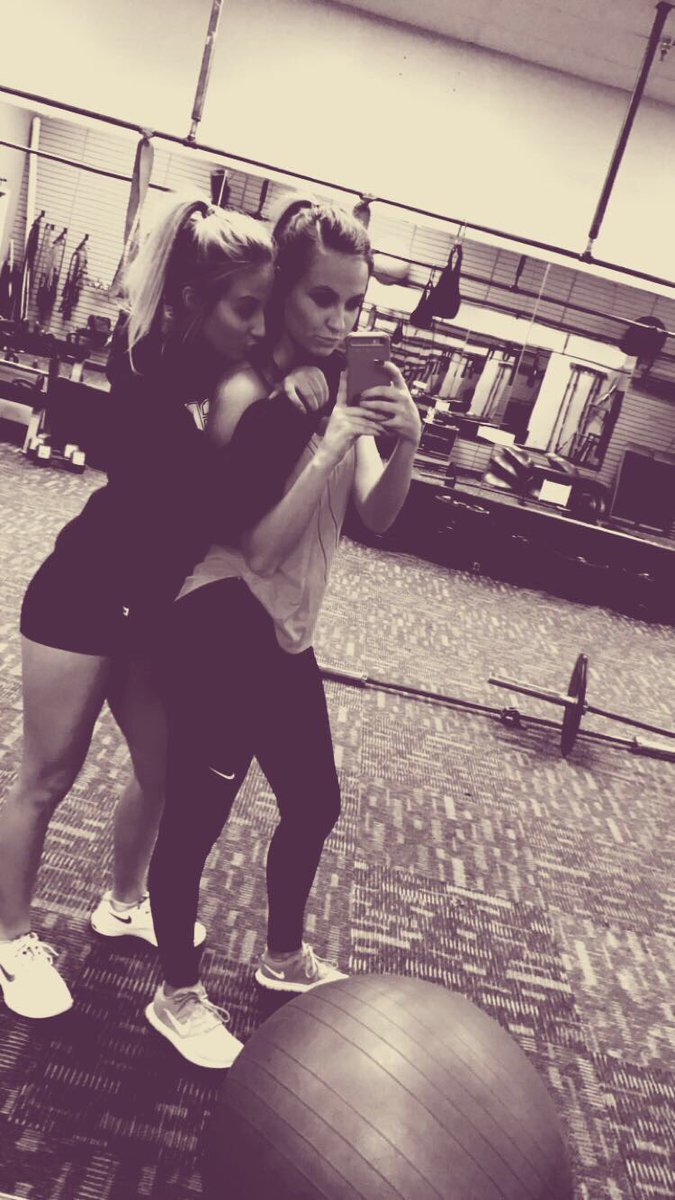 KealeyWatson's tweet photo. babe ft. the old anytime 💪🏽💕 https://t.co/hXpinOZWdQ