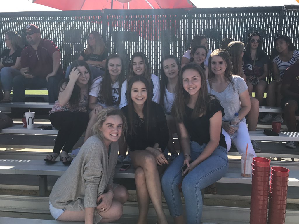 Supporting baseball on their senior night!! ⚾️🐾♥️