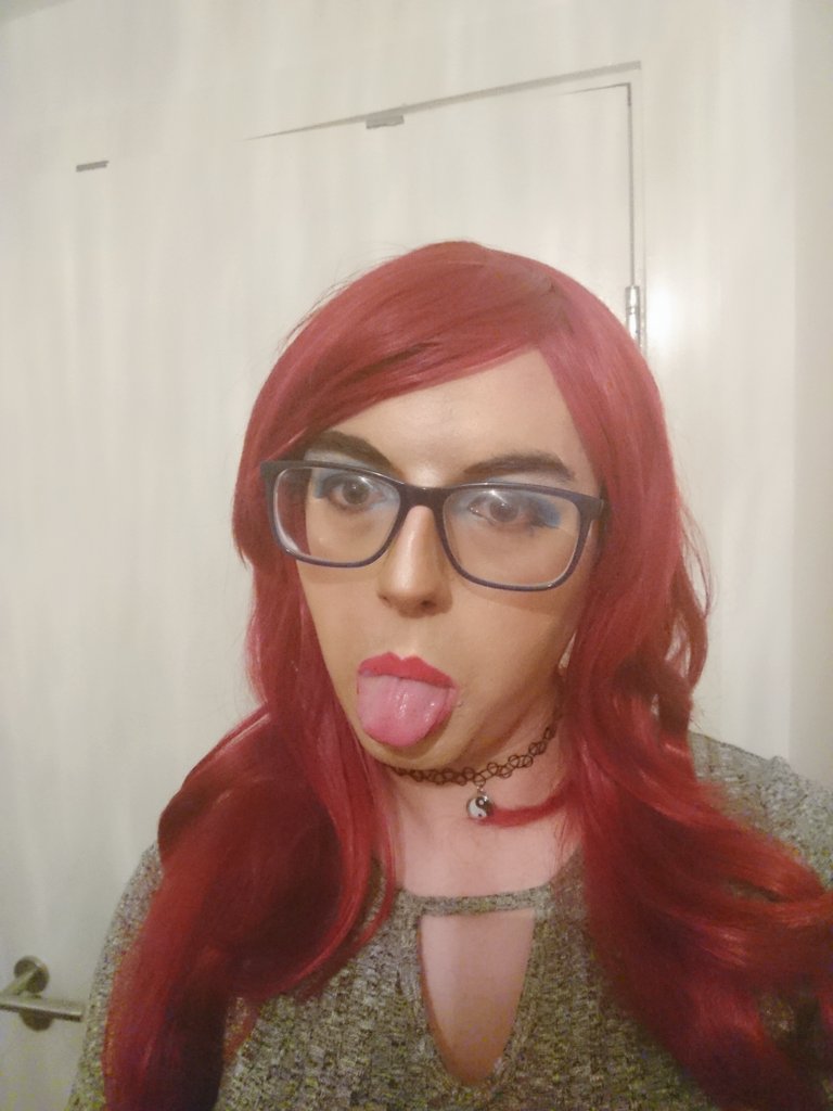 FerrariFelicity's tweet photo. 11k followers 🤗 have some tongue action haha 👅 #QueenFelicity👑 #feminisation #tgirl #transvestite #trap #femboy #crossdresser #RTSquad69 https://t.co/qa0G37AVzy