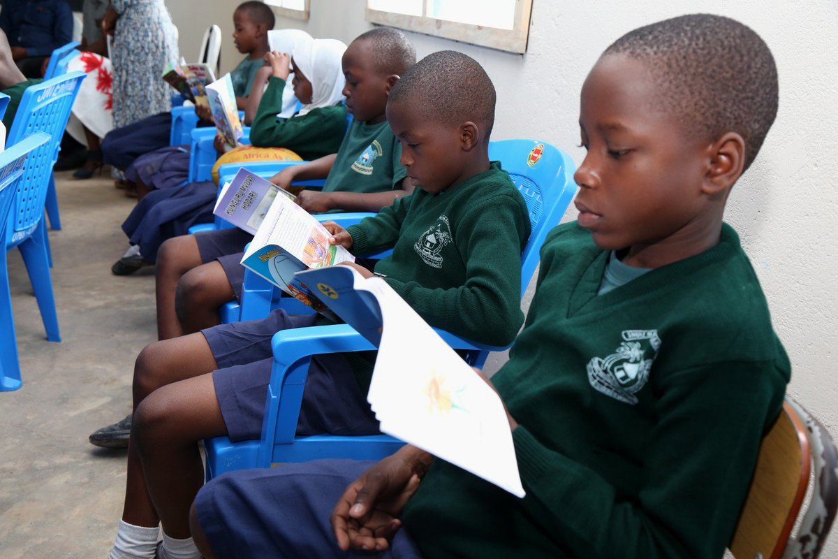 thebeautytz's tweet photo. Dr. Ntuyabaliwe Foundation (@DrNtuya) yahimiza wanafunzi kusoma vitabu | https://t.co/isjStXmu3J https://t.co/86QnjIRlx6