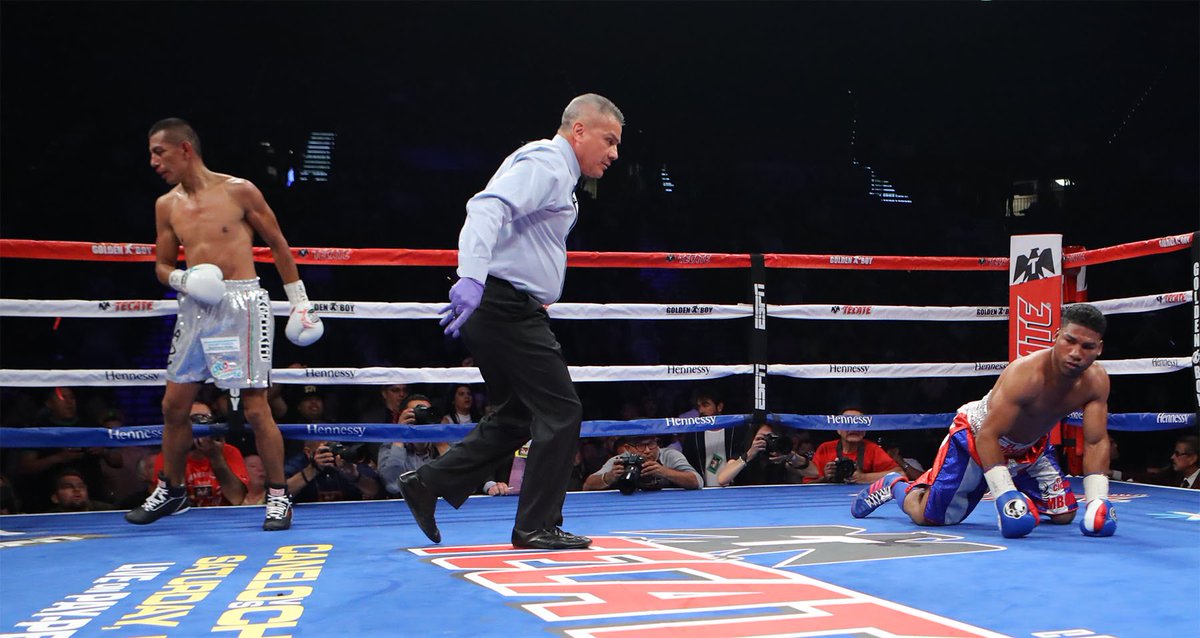 GoldenBoyBoxing's tweet photo. .@robinbox retires @gamboa after 7 rounds tonight on @ESPNBoxing winning by #TKO #GBPonESPN #CincoDeMayo ๐ฒ๐ฝ https://t.co/IDeBsRRAUN