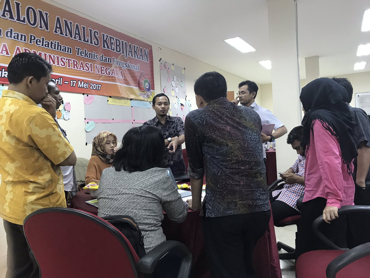 d1_lanri's tweet photo. Our class today with Pak @yosunoku #infoPusaka #pelatihanCAK #sharingiscaring https://t.co/G8wsvBRX8L
