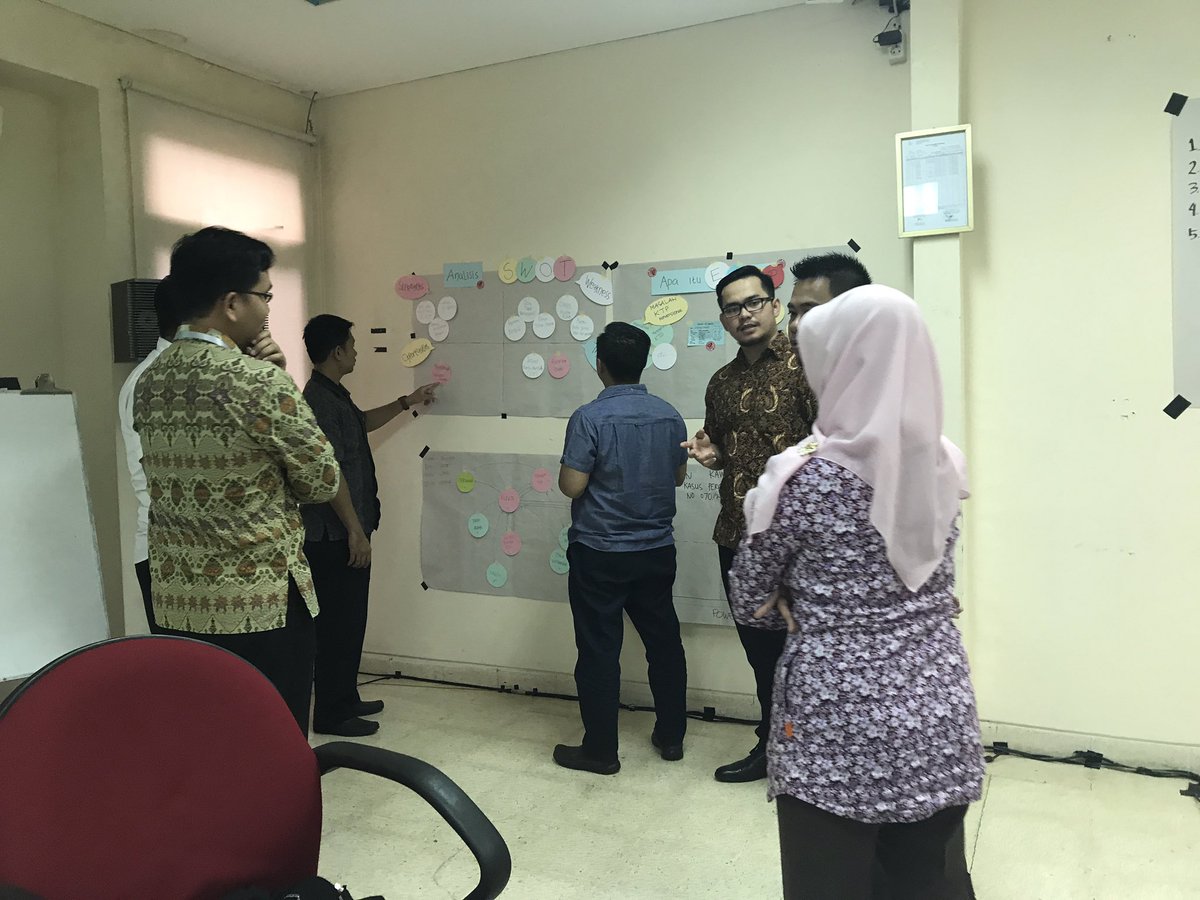 d1_lanri's tweet photo. Our class today with Pak @yosunoku #infoPusaka #pelatihanCAK #sharingiscaring https://t.co/G8wsvBRX8L