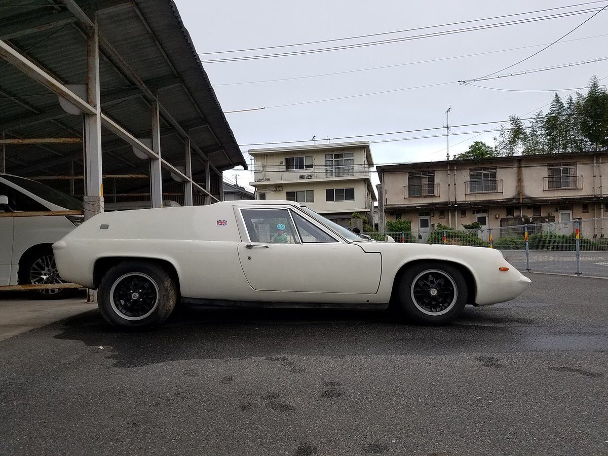 hi_ro54's tweet photo. 17年ぶりの洗車(笑)
といっても雑巾で拭いただけ
#部品取り
#ロータスヨーロッパ
#type65 https://t.co/pjn6mnykgi