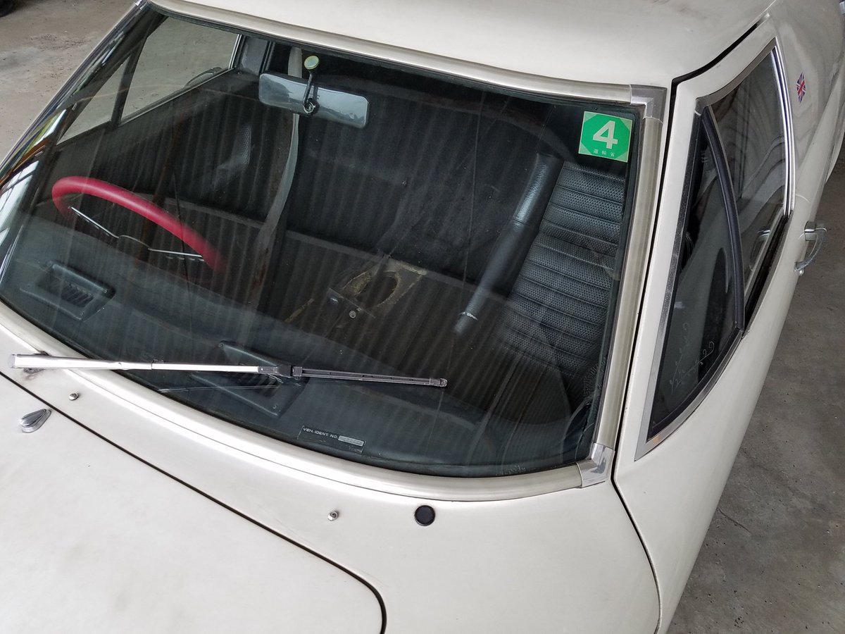 hi_ro54's tweet photo. 17年ぶりの洗車(笑)
といっても雑巾で拭いただけ
#部品取り
#ロータスヨーロッパ
#type65 https://t.co/pjn6mnykgi