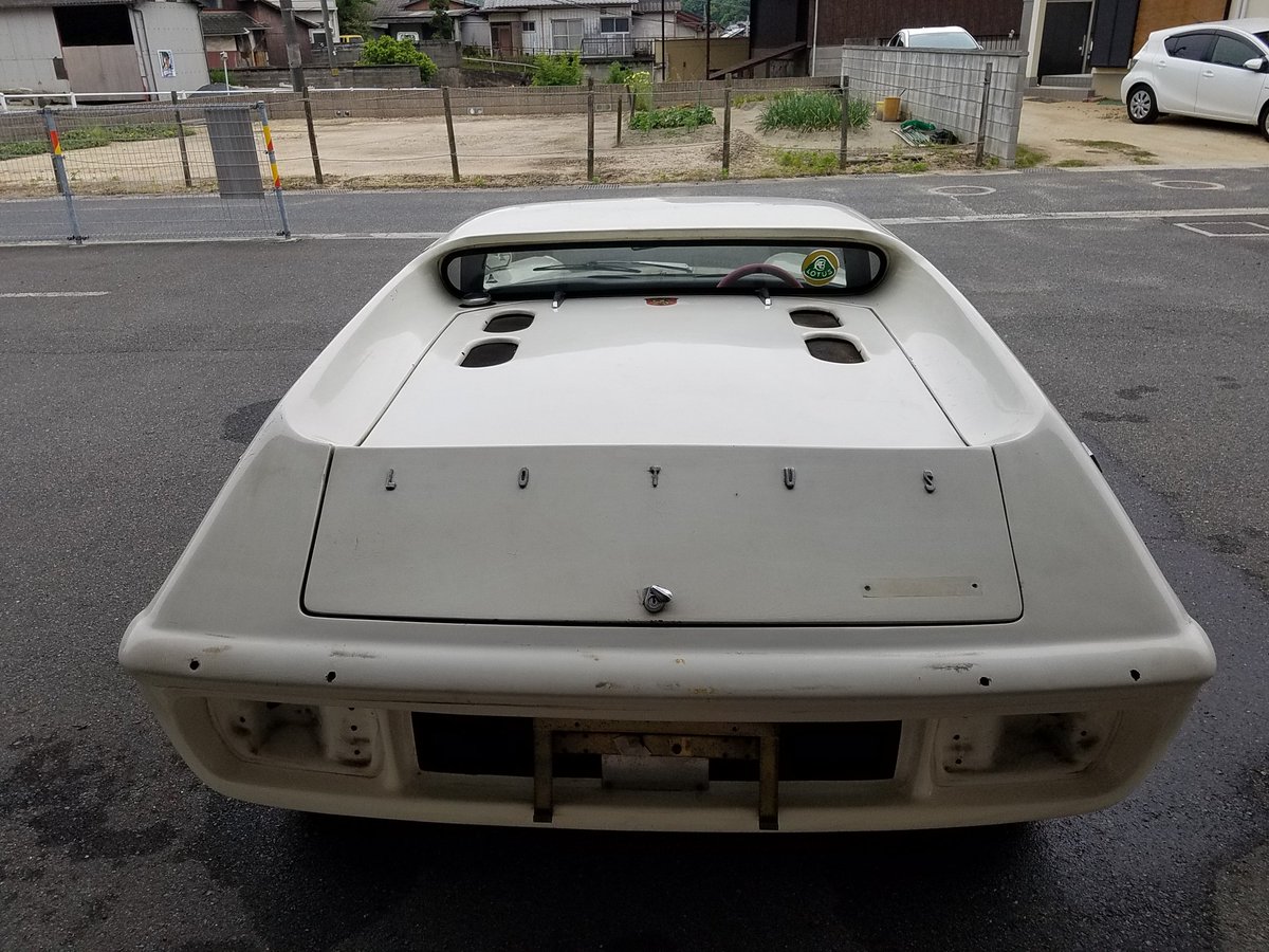 hi_ro54's tweet photo. 17年ぶりの洗車(笑)
といっても雑巾で拭いただけ
#部品取り
#ロータスヨーロッパ
#type65 https://t.co/pjn6mnykgi
