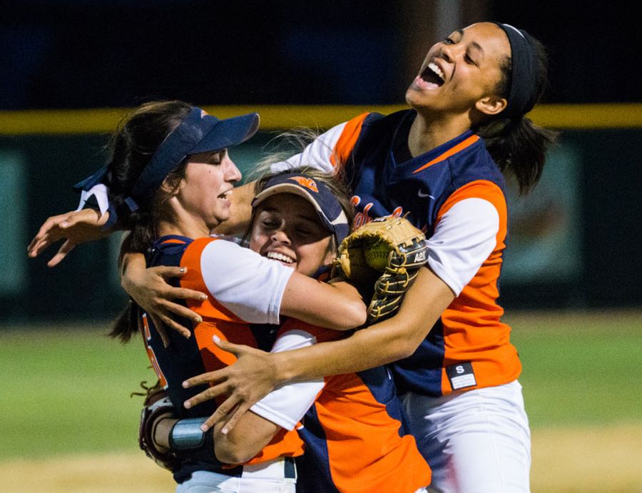 SportsDayHS's tweet photo. Softball playoffs: The Colony powers past Lovejoy; Denton Ryan shocks Birdville; Plano West edges Duncanville https://t.co/Tt04nRkgk4 https://t.co/8z1BQx2Zq3