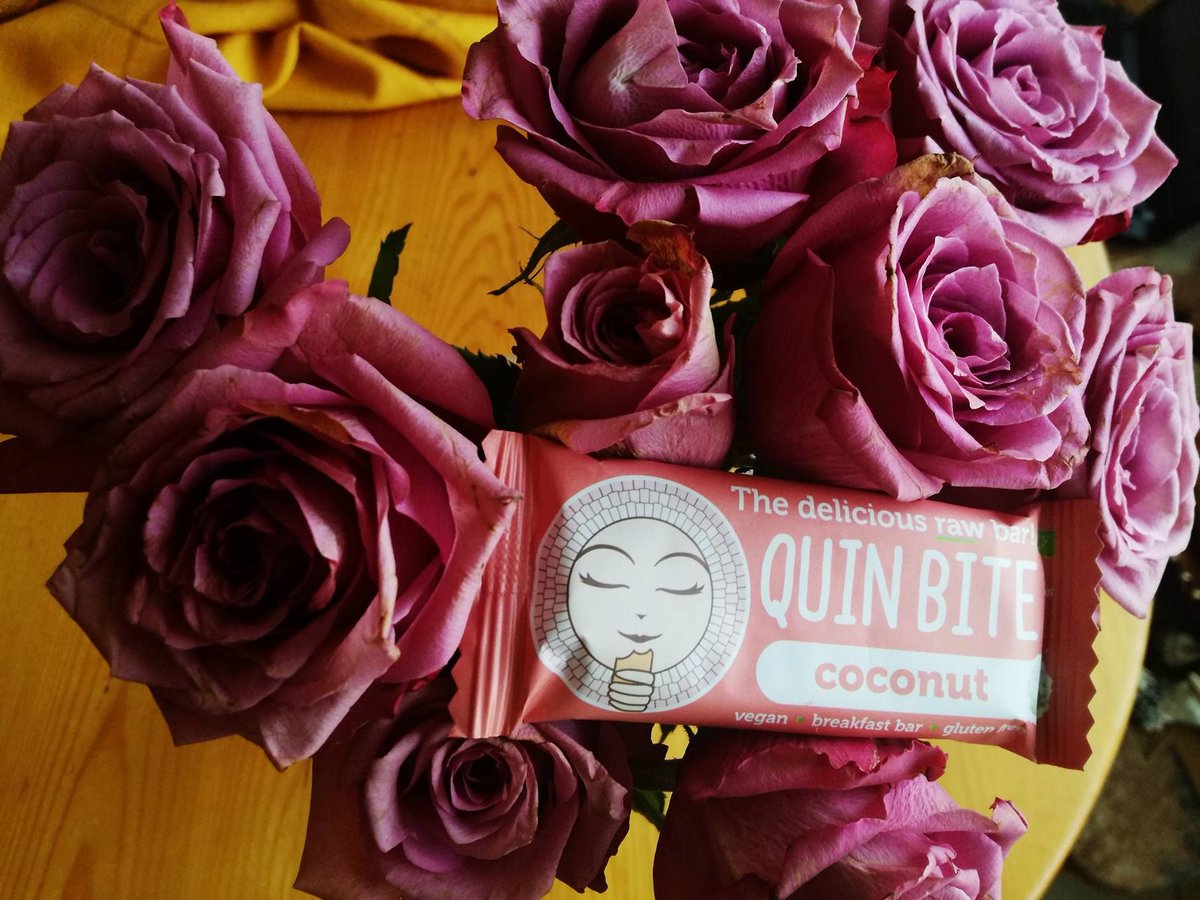 QuinBite's tweet photo. Be gentle every day 🎀 Say something nice, hug your beloved ones and enjoy together QUIN BITE - The delicious raw bar 🐳
#quinbite #Saturday https://t.co/hQGxjOhuAO
