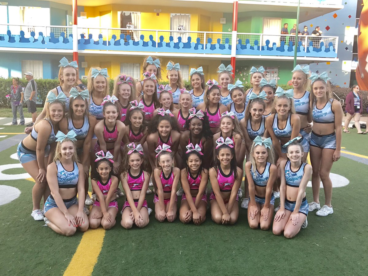 CheerForceSimi's tweet photo. Had a great practice day at #TheSummit17 @LadyInspire17 @CF_rampage 💚⛰🖤 https://t.co/cp6Osgwqsk
