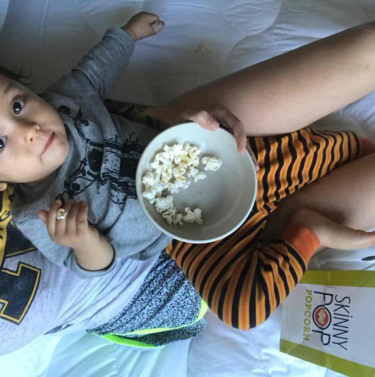 ashleyphamrn's tweet photo. hey oh! popcorn days #gotitfree @influenster #skinnypop @theskinnypop https://t.co/cS7L2mqakH