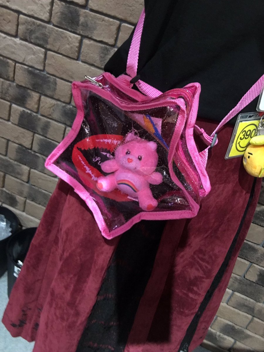 サンキューマート大阪情報 商品紹介 星型クリアバッグ のご紹介です 透明に透けているの可愛い小物を入れても良し ちょっと何処かに出かける時に持ちやすいショルダーバッグです これからの季節にいかがですか もちろん全品390円 毎日が