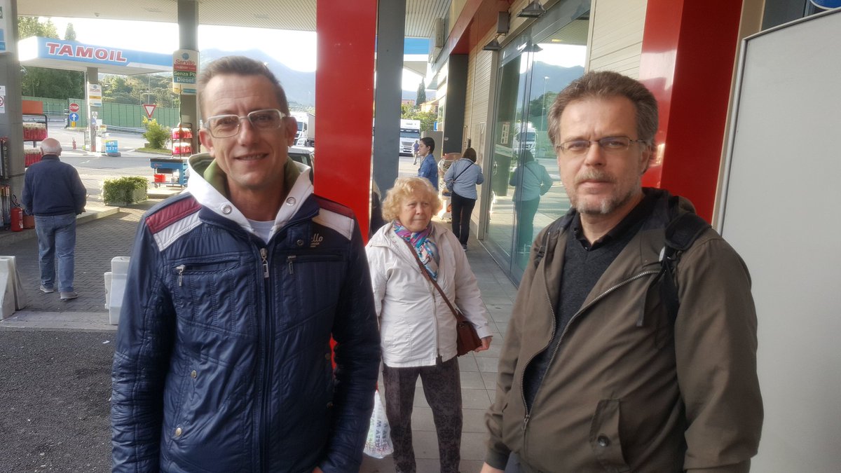 CgilImperia's tweet photo. Stiamo arrivando
 Cgil Imperia e giovani della Rete degli Studenti. 
@Cgil_Liguria #tuttaunaltraitalia #sipuo #cgil https://t.co/47Mu7wnoS4