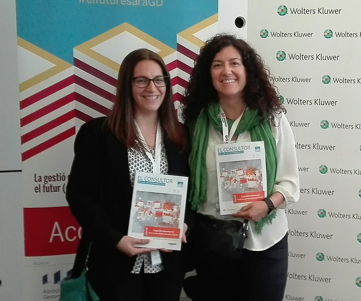 Foto de familia autores Especial #gestióndocumental #aappdigital en el  #elfuturesaraGD  ¡Un lujo de equipo! Gracias