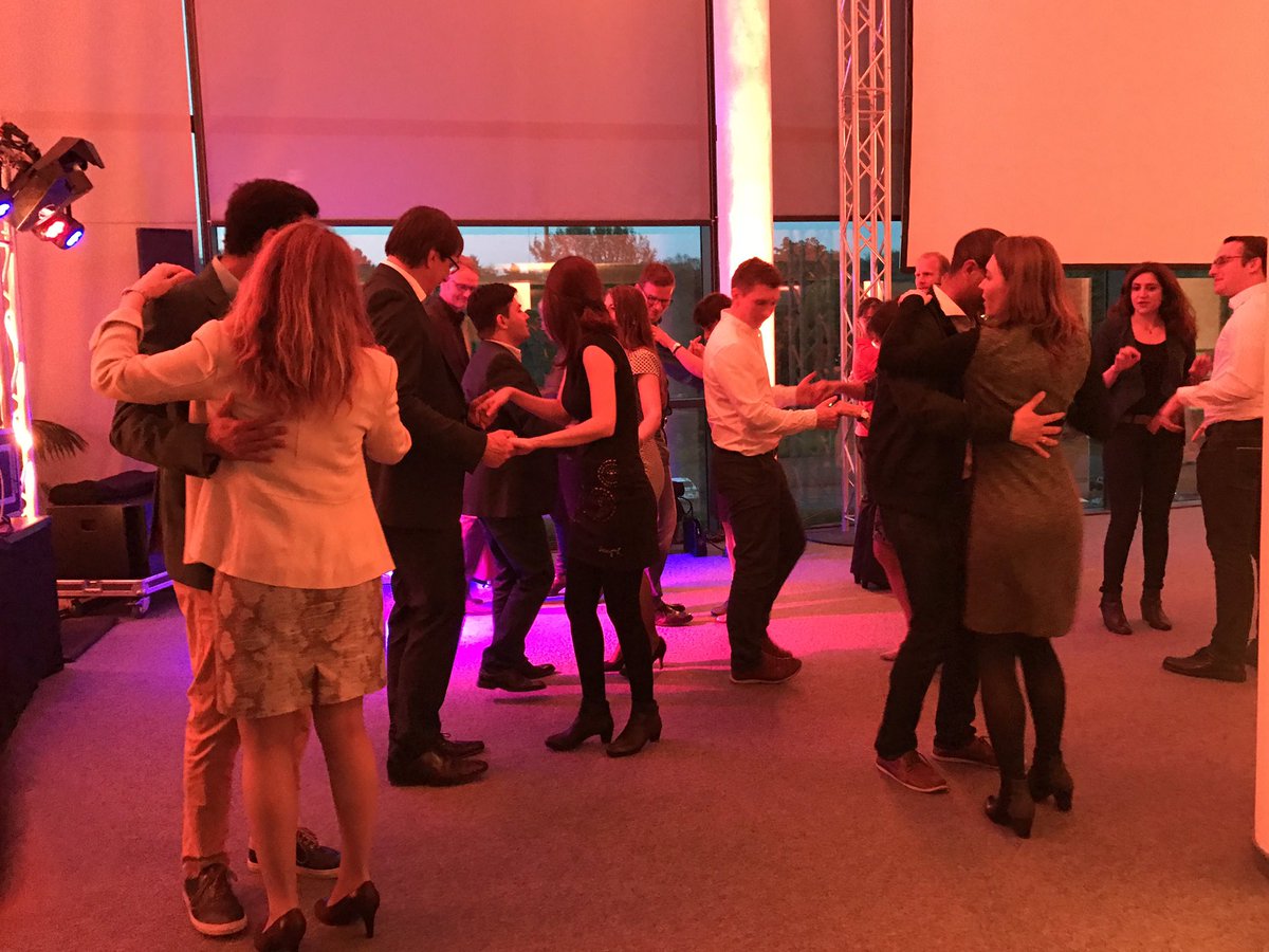 SICPaderborn's tweet image. Partystimmung 🥂 und tolle Atmosphäre bis in die Nacht in der #Zukunftsmeile 1. Tanzen.Gespräche.Feiern. Schön, dass Ihr alle da wart! #MST20