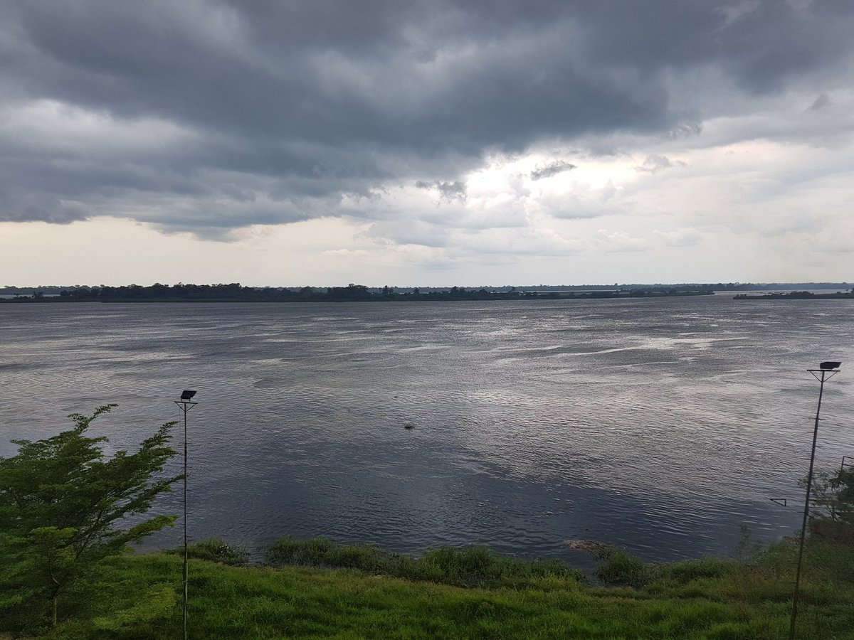 nelldebudjala's tweet photo. Pluie sur le fleuve 
#mbandaka
#majestueux 
#equateurforever https://t.co/NbF41OeJIB