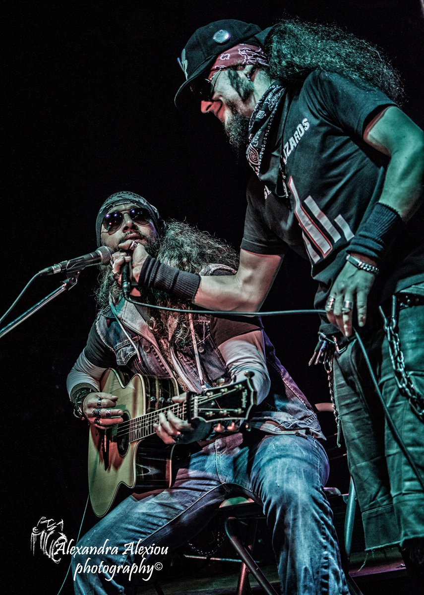 SleazyLizards's tweet photo. The #Js / #TeamWork - #SleazyLizards
#Roll #Festival #feedback #photos
#live #stage #moments #band #music
#performance #style #merch #guitar https://t.co/hBNNyGo2e7