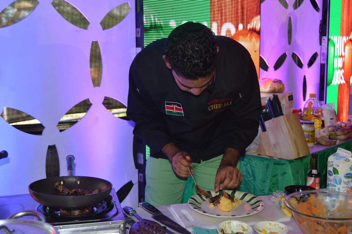 FuataFlava's tweet photo. @ChefAliMandhry adding the final touches to his #TeamSundried meal ππΎ https://t.co/2U7BnEfKzZ
