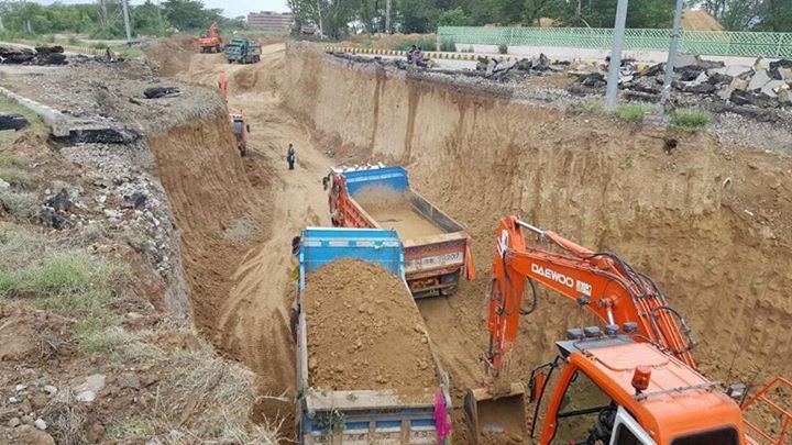 raheelshah12's tweet photo. Islamabad #MetroBusProject
U/C From Peshawar Morr to New Islamabad International Airport. https://t.co/AddaH36AzR
#DevelopingPakistanWithNS