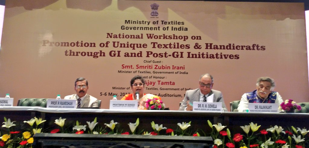 ccoi_1947's tweet image. 2nd day of workshop organised by .@TexMinIndia on promotion of #UniqueTextiles &amp;amp; #Handicrafts attended by eminent guests.  .@smritiirani