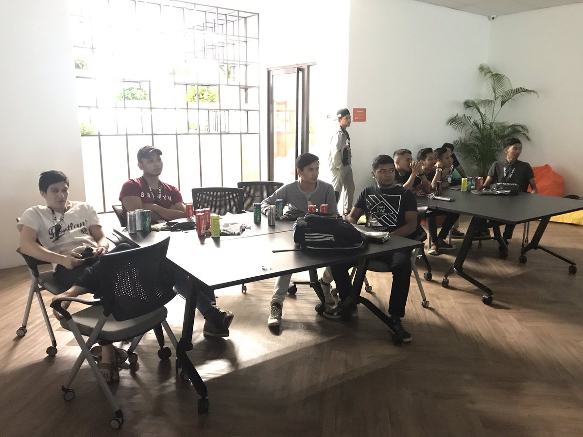TatyaAnn's tweet photo. #halcyongathering Malaysia happening now ! https://t.co/ed71sn8mVX