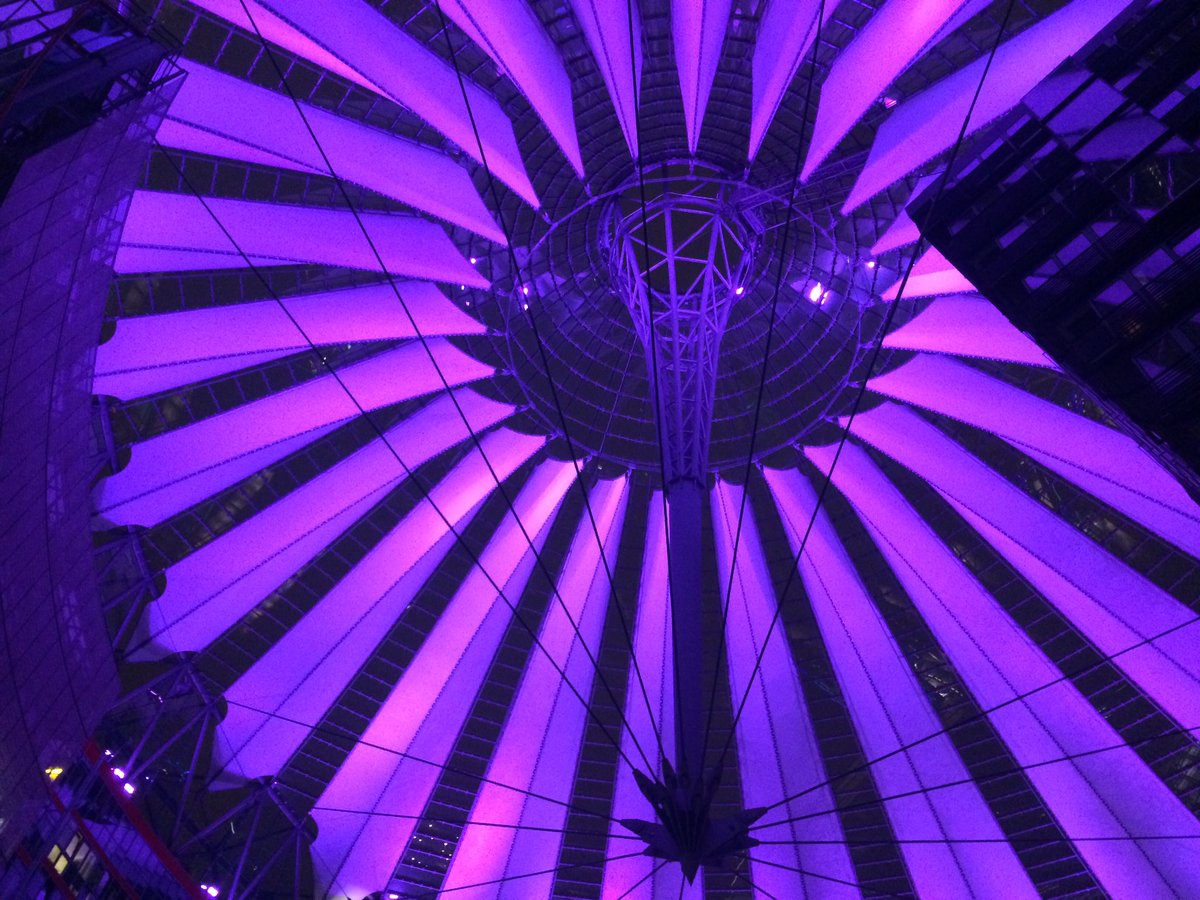IngeConradi's tweet photo. #berlin #potsdamerplatz #citytrip #doingcrazy https://t.co/hFFRwmgjmC