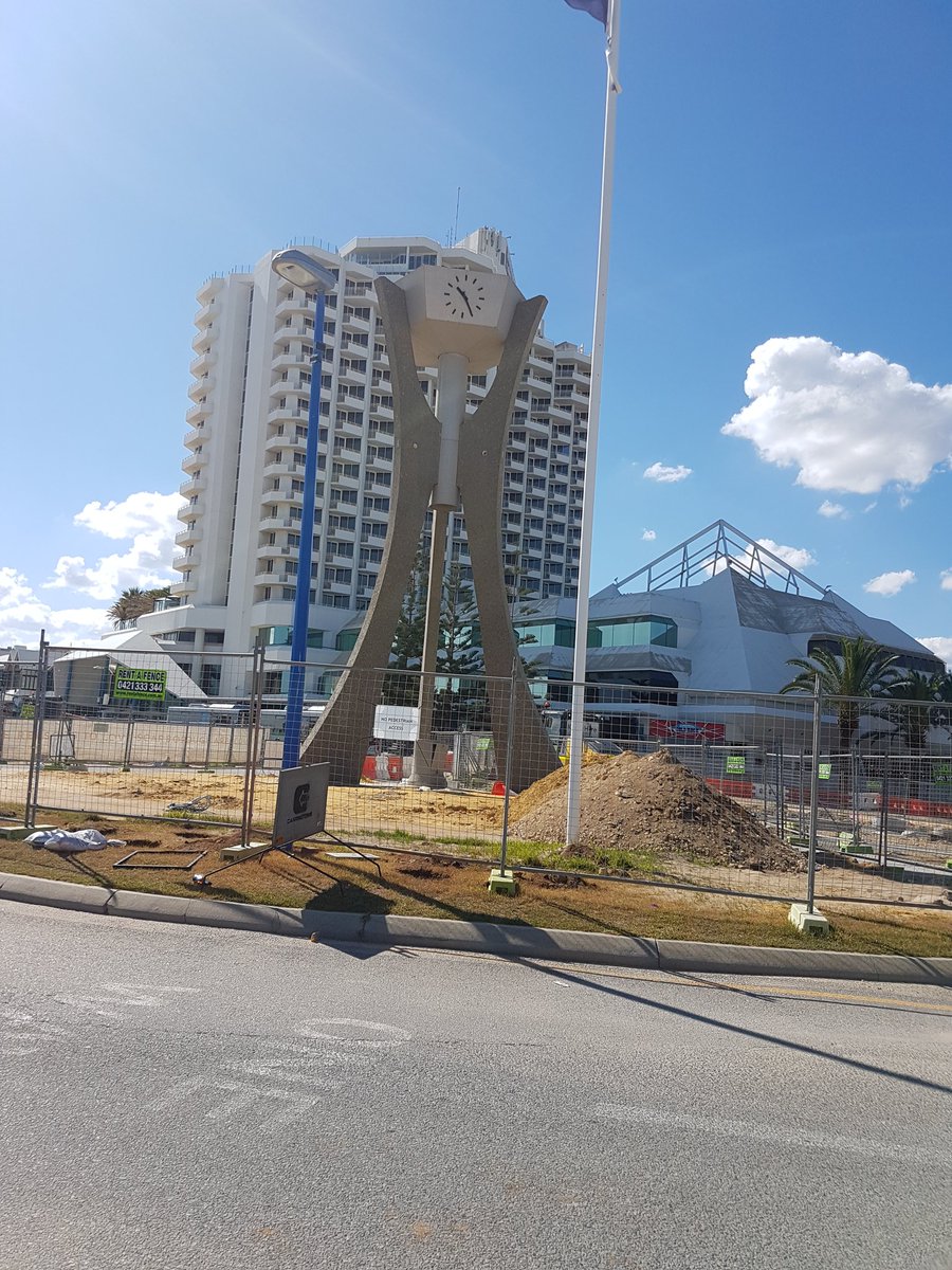 Planographer's tweet image. #builtform #scarboroughbeach #perth #westernaustralia #architecture #geography #urbanplanning #uwa #geog1103 #fieldtrip