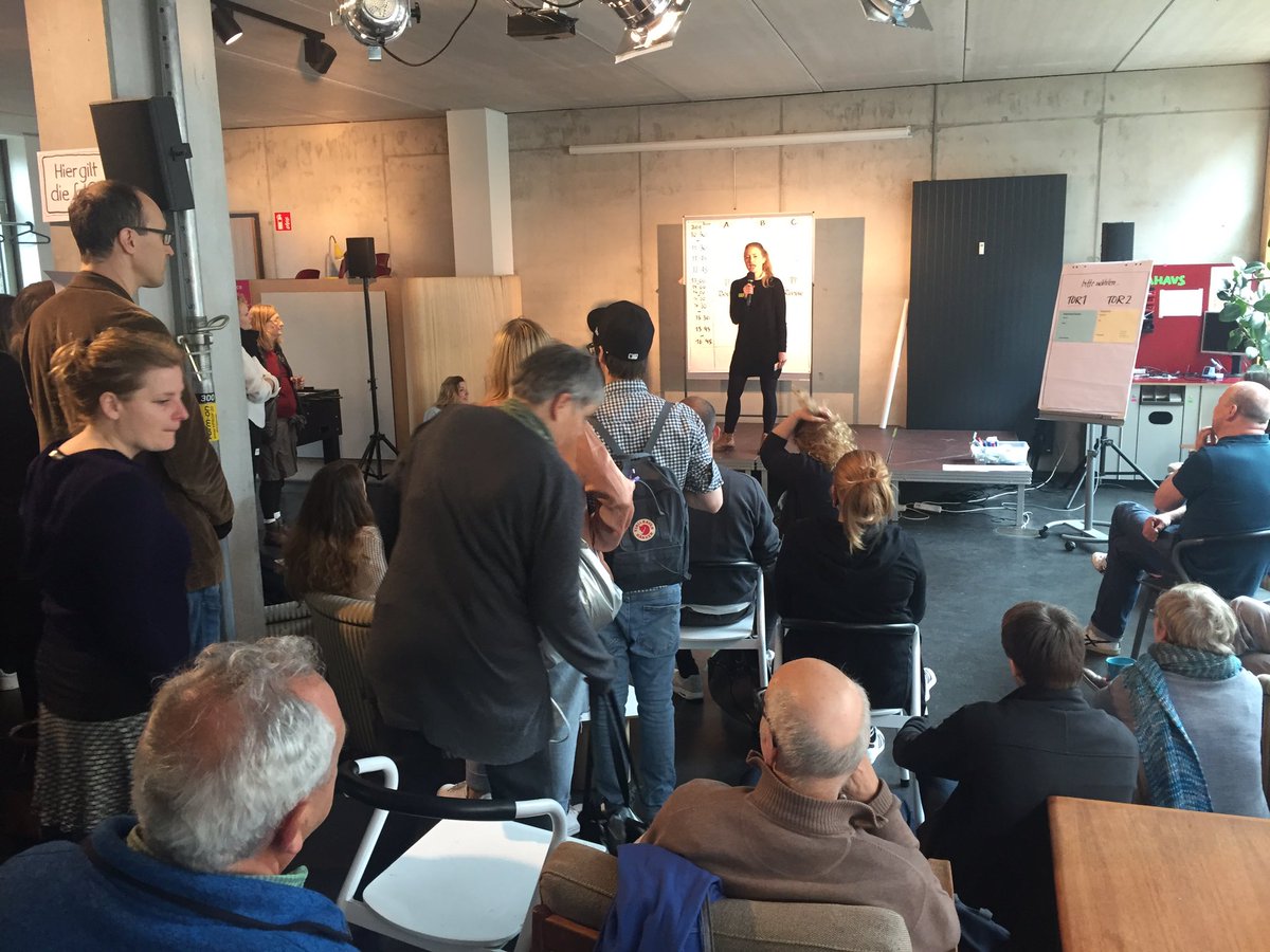 savedemocracyHH's tweet photo. Los geht's: @AnneChristinD eröffnet den Save Democracy Hackday im @betahausHH #sdchh https://t.co/pYuzKIzVYk