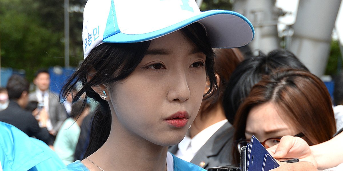 유담이 다시 유세현장에 나왔고, '성추행 피해'에 대한 생각을 밝혔다: "피해자가 숨는 일은 없어야 합니다" ln.is/qhvQ6 by #ishaCNN via <a href="/c0nvey/">Convey</a>