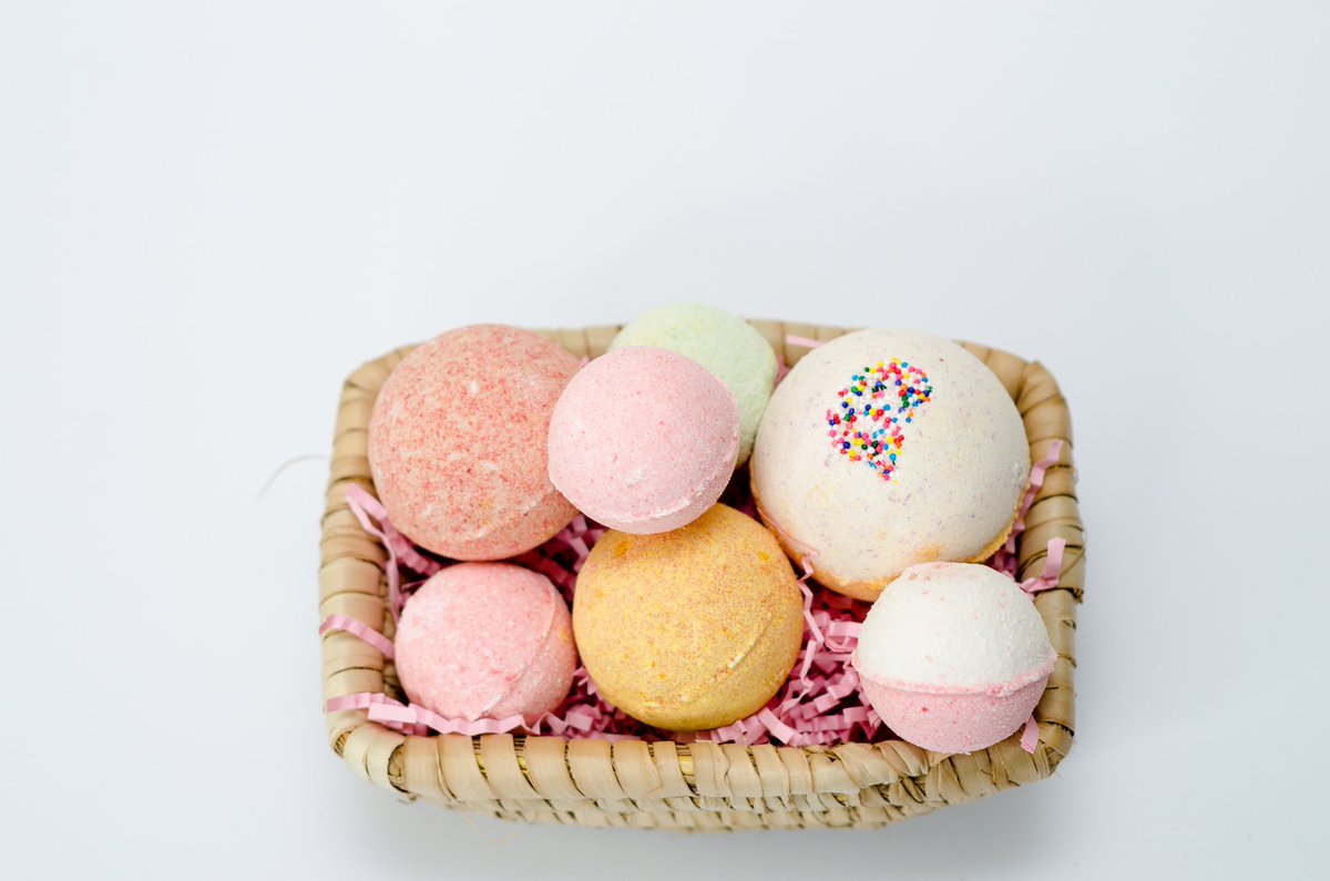 kamariluxe's tweet photo. Can you guess what these are? 💛💞
Hint: They don't pop, they fizzle. 😜
#Kamariluxe #soapmaker #Soap https://t.co/GoFn0hFRce