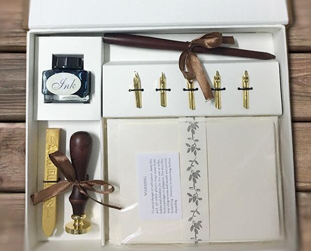 JagerGreenSta's tweet image. 蘸水笔套装 #dippen #dippencalligraphy #dippens #stationery #stationeryset #sealwax #sealingwax #waxseal #ink #envelope #calligraphy