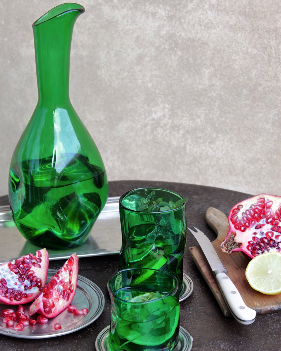 EMPOLI GLASSES 
The typical green is the traditional color and it is derived from the unique raw materials of the Empoli area.