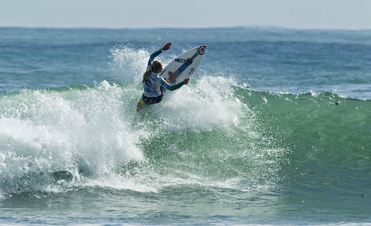 Surfing New Zealand tweet media