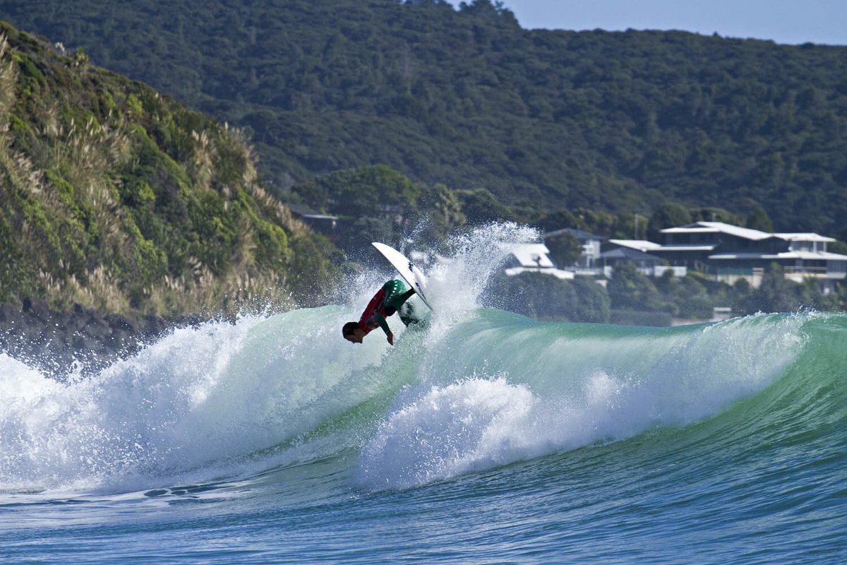 Surfing New Zealand tweet media
