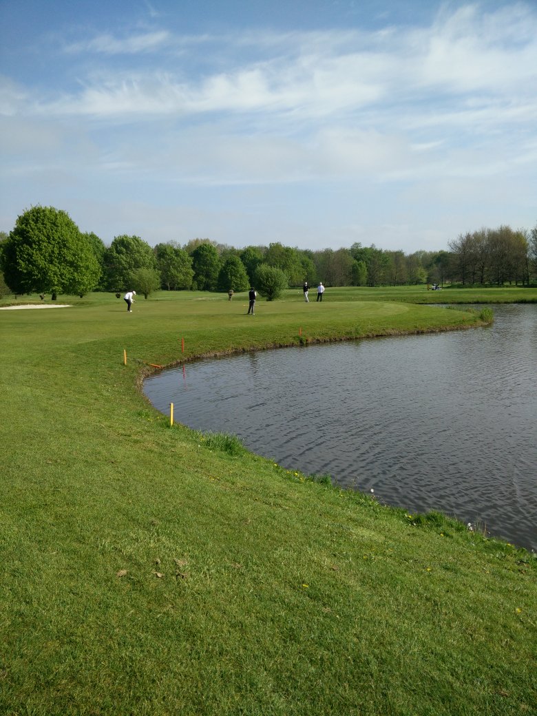 Spannende dag vandaag voor de heren van <a href="/KHGCC_H1/">Kon. Haagsche H1</a>. Laatste poule wedstrijd op <a href="/Almeerderhout/">almeerderhout</a>