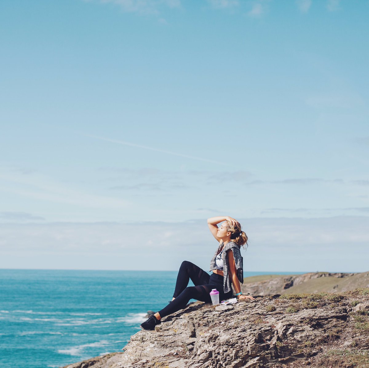 GirlsSurfTour's tweet photo. Happy Saturday! Explore, go wild, be free...📷 @LizzieChurchill #cornwall #surfing #adventure https://t.co/6EccivYbrT