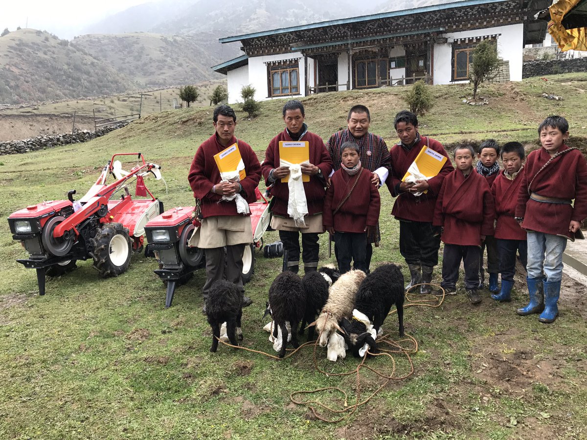 tsheringtobgay's tweet photo. Lyonpo Yeshey Dorji handed over 2 power tillers and 60 sheep to the people of Merak during our gewog zomdu this morning. https://t.co/DVz1Kq0CJf