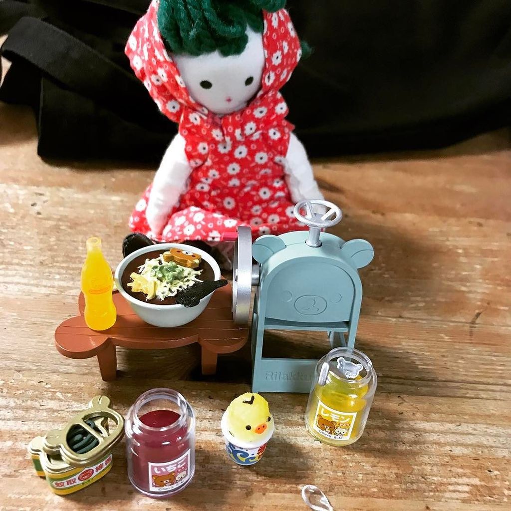 kmaana's tweet photo. ラーメンとかき氷!
#ジミなマオ日記 #リーメント #rement #ごゆるり海の家
#ぬい撮り #ぬいぐるみ #人形 #doll
#ミニチュア #フィギュア #食玩
#miniature #figures #candyt… https://t.co/y6syOshsw9 https://t.co/JeZmWcOgbZ