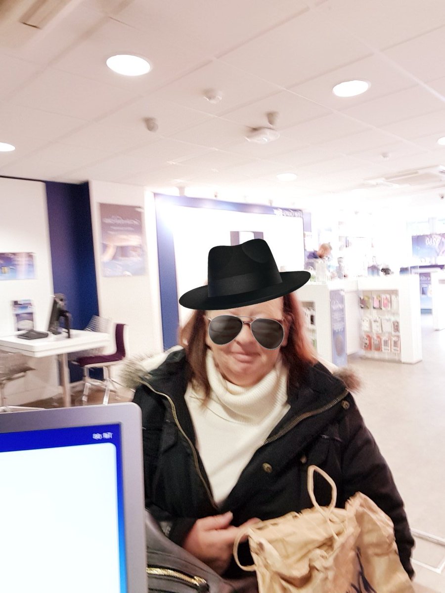 SkegnessGuru's tweet image. First #o2showcase of the day!!! Showing off the selfie filters of the #S8!! @CelfoneGuru @celfonefamily @O2 @SamsungMobile