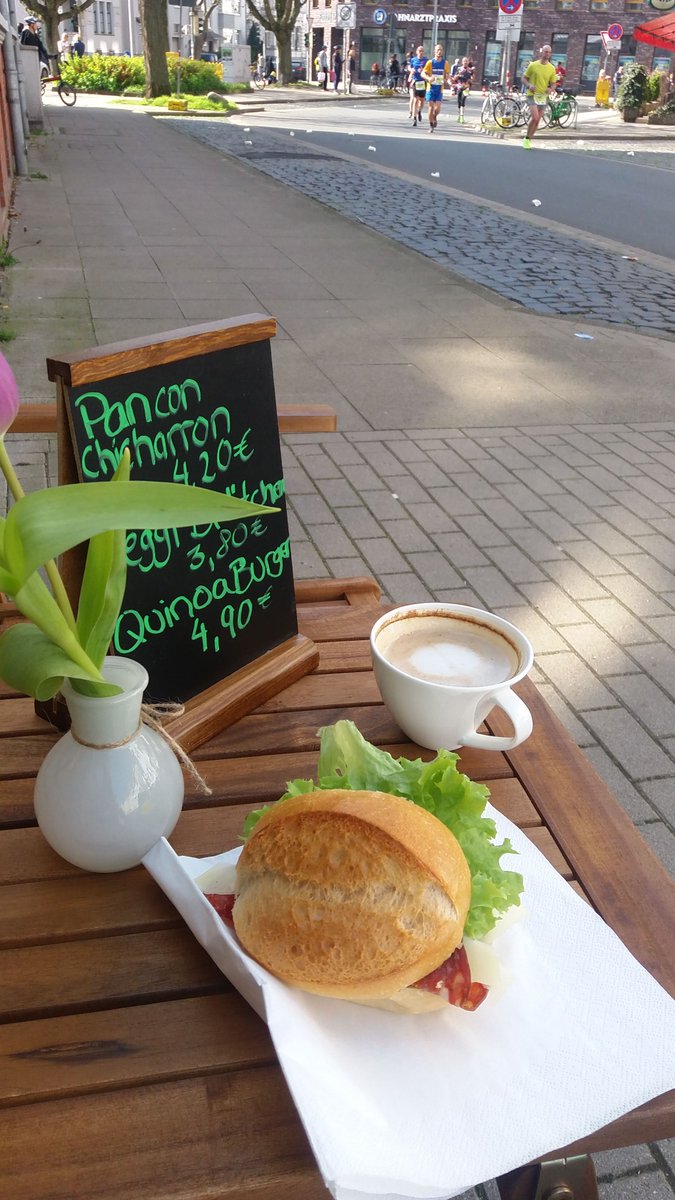 DMLSA_22's tweet photo. Desayuno bei Evas Kitchen .... yummy 😋😋 #familylazo #Evaskitchen #love #makewithlove #hannover #germany #lilacard https://t.co/v2OEoxJ5xM