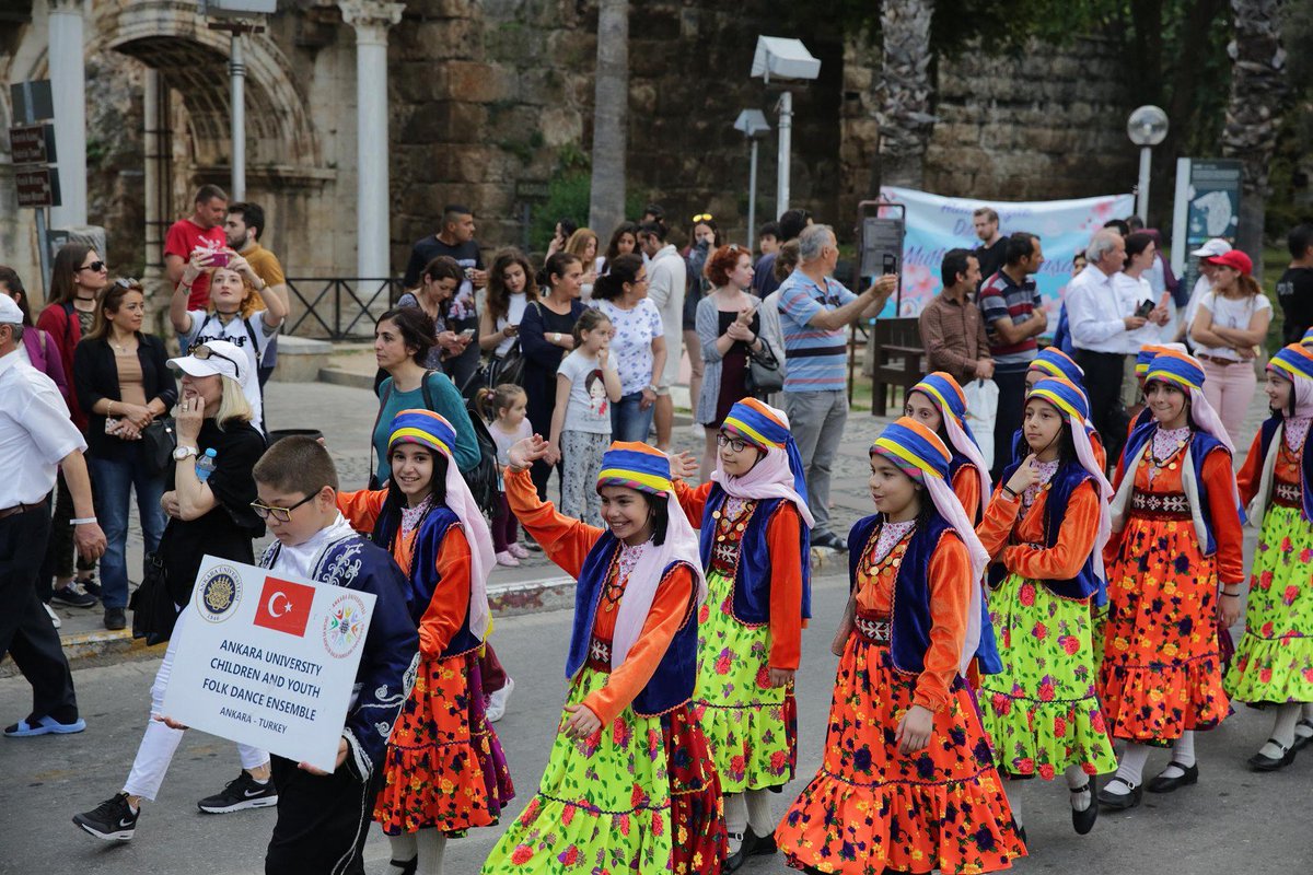 bakayrinti's tweet photo. 3.Uluslararası Antalya Yörük Festivali Başladı 
https://t.co/8J7gVshIBQ @YorukFest @Karakecililer @AntalyaValilik @ANTALYABB #yörük https://t.co/Kq0wtDq3jj