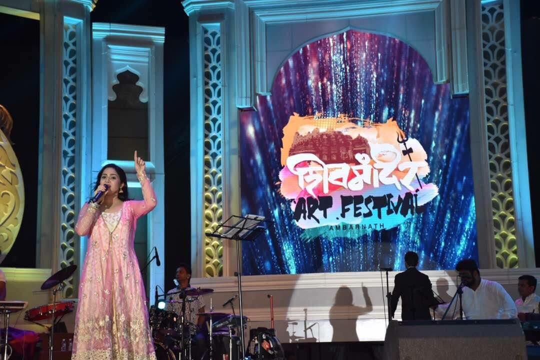 ShivmandirFest's tweet photo. Singer @bela_shende performed at #ShivmandirArtFestival #Ambarnath.
Witness the biggest Art Festival of the City.... 5th, 6th &amp; 7th May 2017 https://t.co/cC5JPsnVke