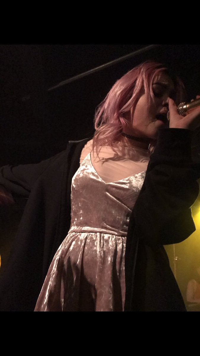 LoveFromLinee's tweet photo. @renalovelis what parfume do you wear? Its a very good one! :)) #RenaLovelis #heyviolet #heyvioletlive #ask @HeyViolet https://t.co/VS2edFlztg