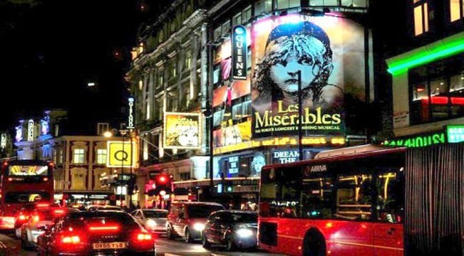 GreenlightCabs's tweet photo. Going to the West End for a special occasion tonight? Rely on Greenlight Cars to get you there and back. Book on 01322 777 777 today! https://t.co/qagktxDghb