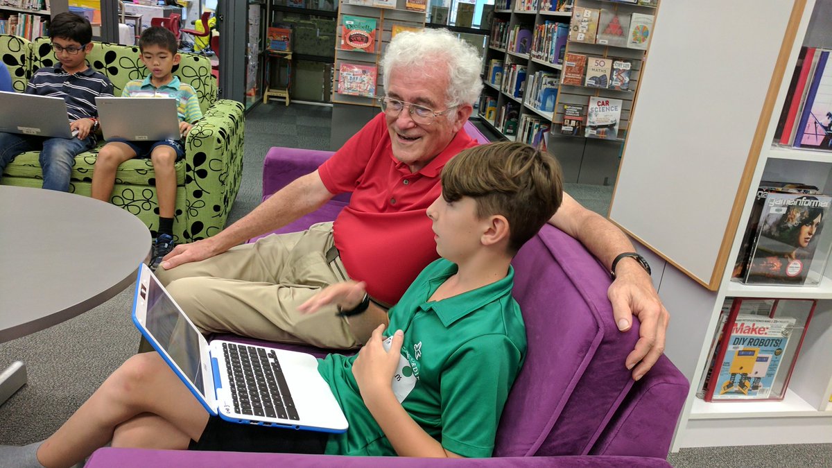 AlexisSnider15's tweet image. Learning from each other #globalcodeathon #GoThunderHanoi