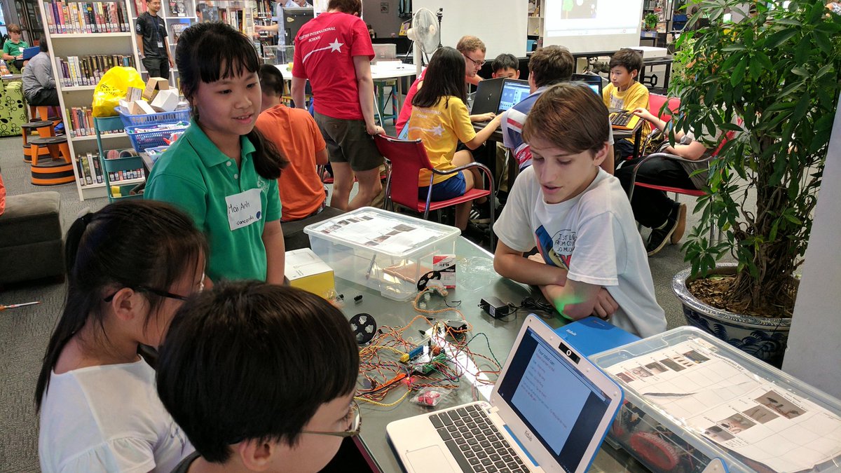 AlexisSnider15's tweet image. Learning from each other #globalcodeathon #GoThunderHanoi