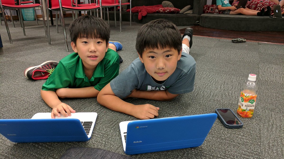 AlexisSnider15's tweet image. Learning from each other #globalcodeathon #GoThunderHanoi