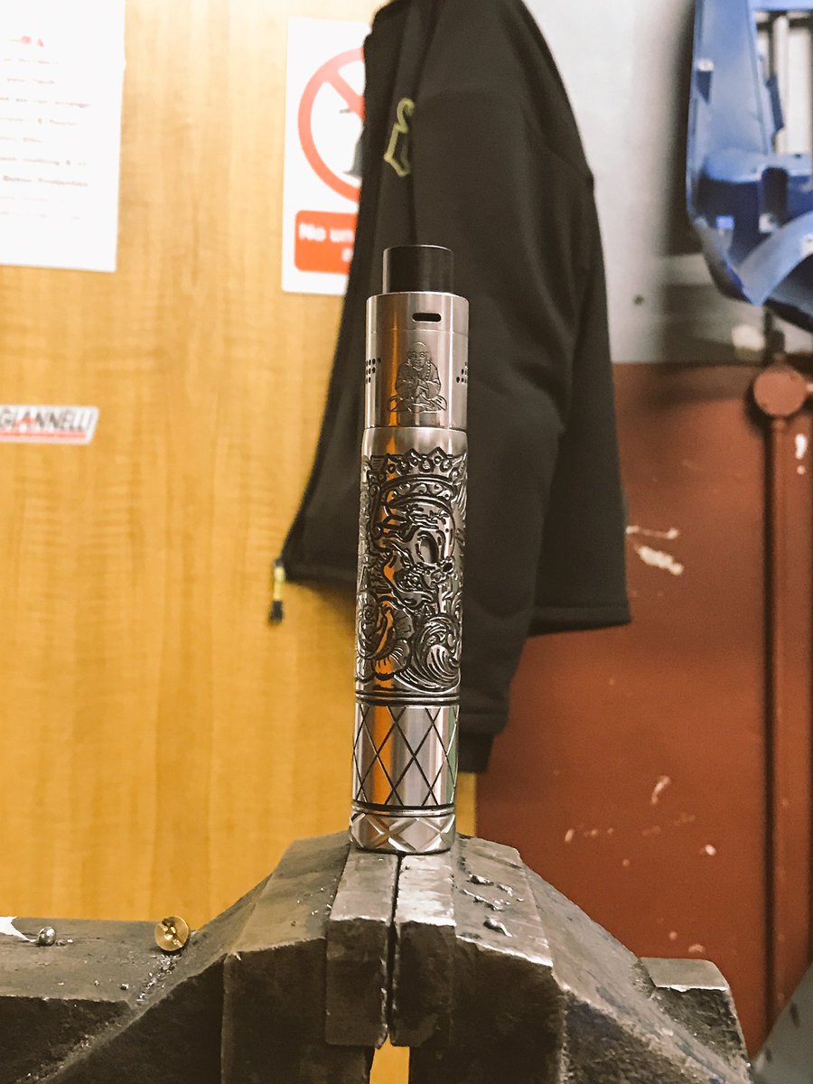 Doug1Ton's tweet photo. Workshop purge/buddha check #vape #vaper #cloudchaser #mechlife #vaping #ecig #vapelife #vapelove https://t.co/0xFca3esDZ