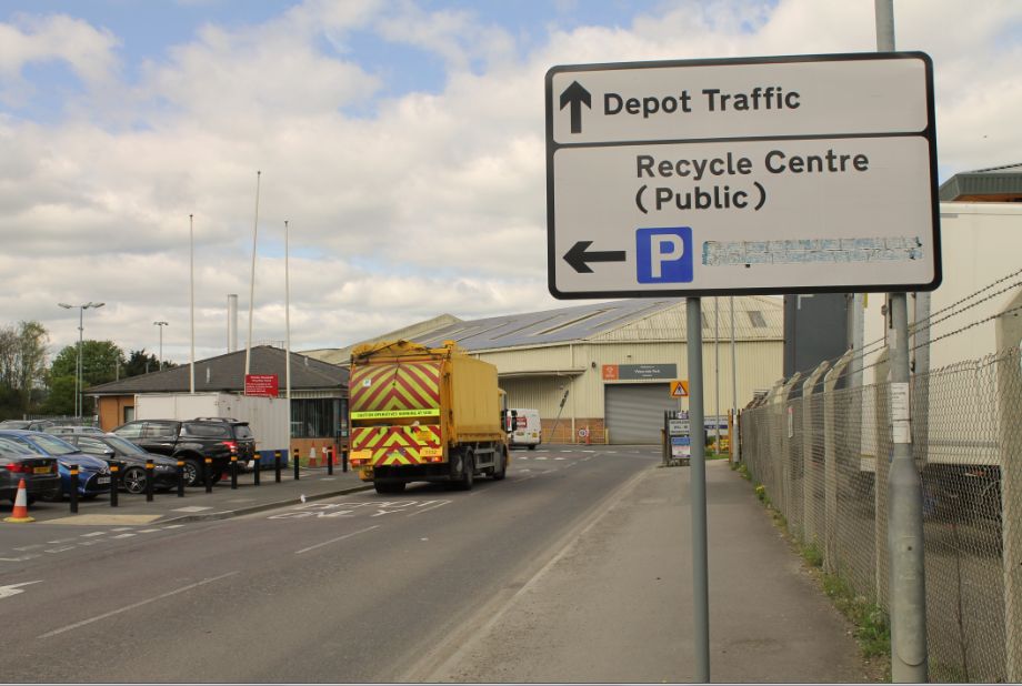 SwindonCouncil's tweet image. Visitors to the tip will be checked for proof of borough residency. Please bring proof of address when you visit bit.ly/2pVwj5z