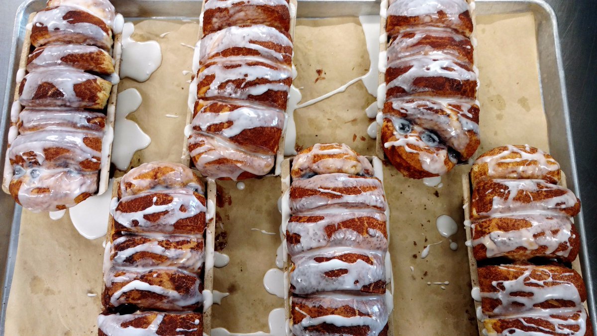BBFarmMarket's tweet photo. Will be @Tulip_Time Art &amp; Craft fair with blueberry donuts, muffins, cinnamon bread today @ 10am  #tuliptime #bowermanfarm  #discoverholland https://t.co/rdJVLCASvV