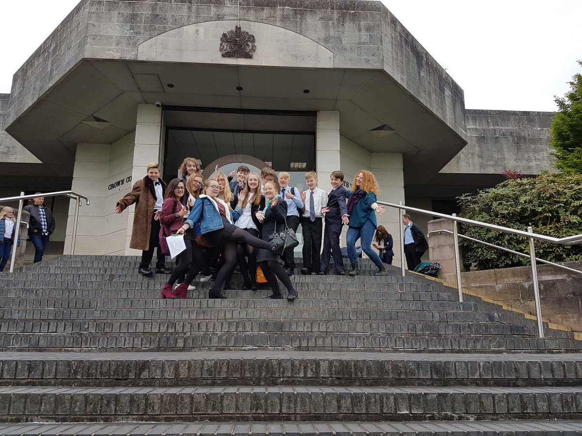 HerefordMCMT's tweet photo. @WhitecrossHigh are HERE!! Bring it on @StAlbansLaw &amp; LooeCA! Have fun everybody @MockTrials #MCMTRegional😀 https://t.co/592uy1thrB